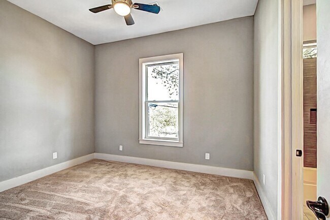 Building Photo - 4849 Benning Dr
