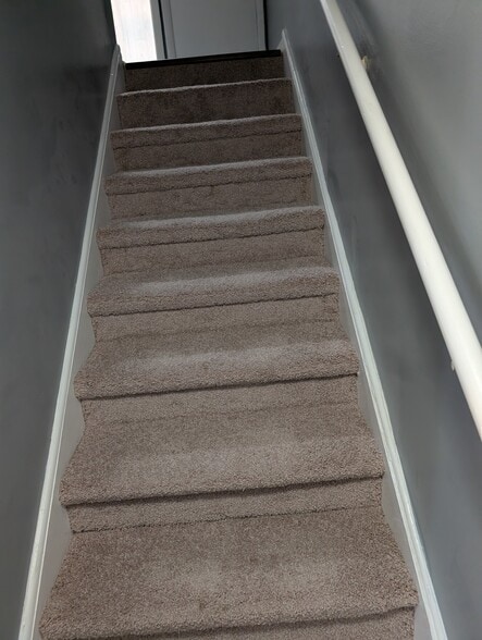 Building Photo - 1196 McArthur Dr