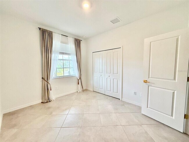 Building Photo - 10995 Pinot Dr