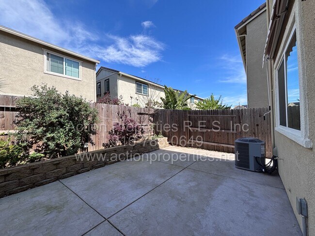 Building Photo - West Roseville - Gorgeous 3 Bed, 2.5 Bath Home - Close to Parks, Shopping, and Top Rated Schools!