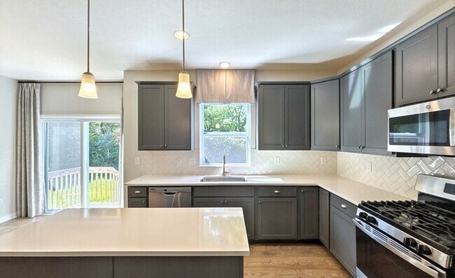 Building Photo - 6495 Drasco Dr