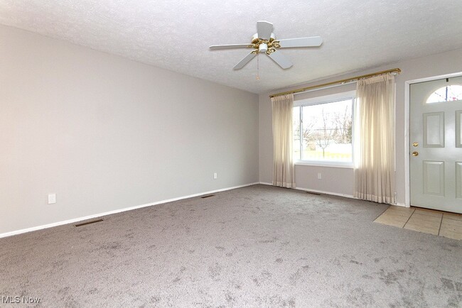 Building Photo - 6330 Cumberland Dr