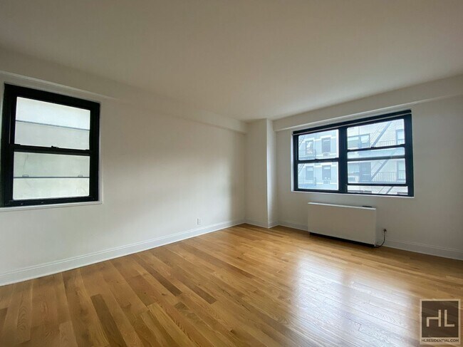 Building Photo - E 88th St