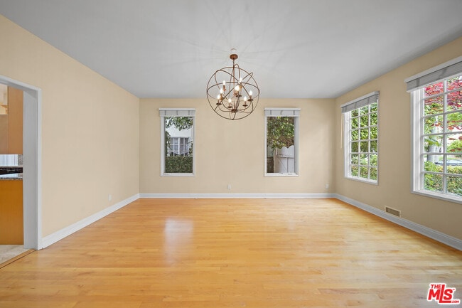 Building Photo - 248 S Swall Dr