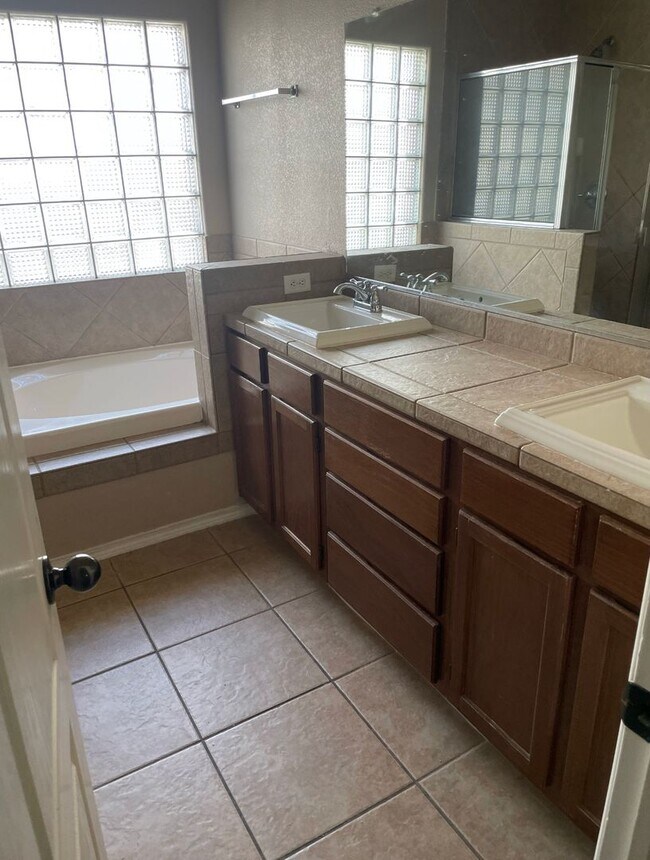 Building Photo - 3784 Ascencion Cir
