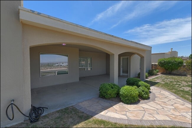 Building Photo - 1435 Cloud Ridge Dr