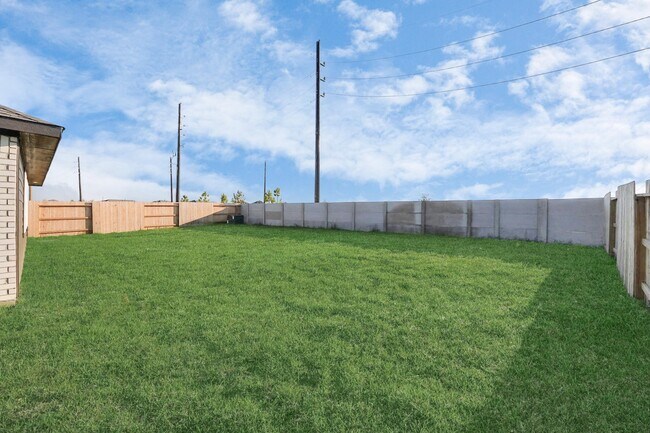 Building Photo - 6510 Linden Leaf Dr