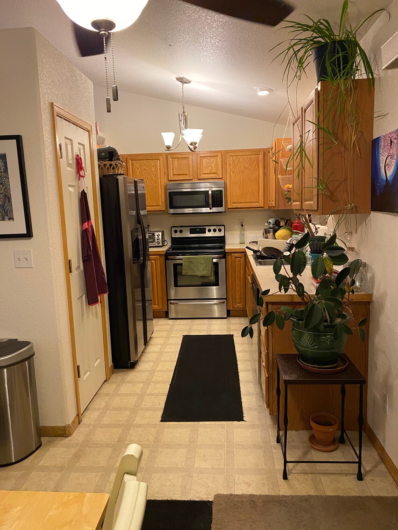 Kitchen - 3761 Mt Flora St