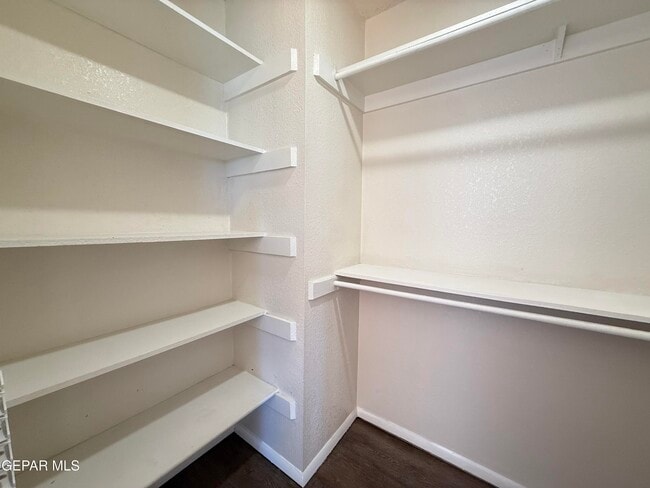 Building Photo - 10407 Ashwood Dr