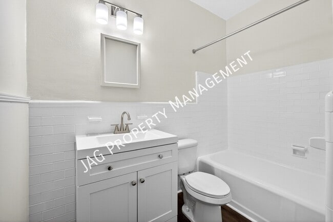 Building Photo - 2512 Park St