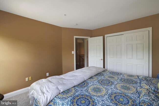 Building Photo - 1200 Treasure Oak Ct