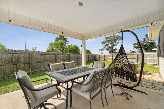 Building Photo - 7131 Penn Way