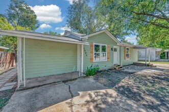 Building Photo - 3904 Speight Ave