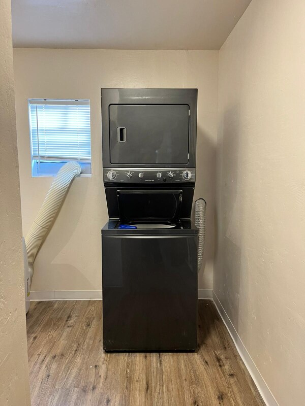 Building Photo - 4101 Malaga Ct SE