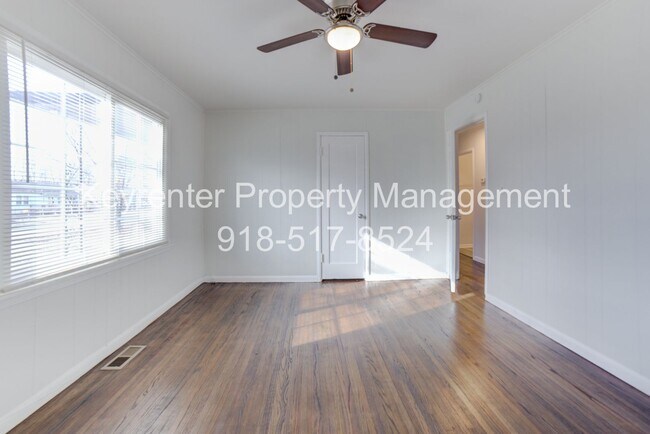 Building Photo - Gorgeous 2 Bedroom West Tulsa Home!