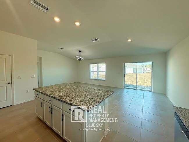 Building Photo - 14603 Abasail Ln