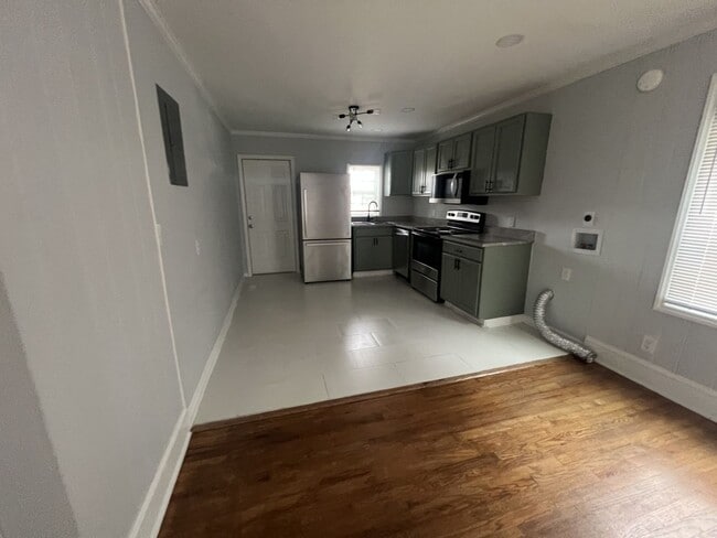 Building Photo - RENTAL HOME 1BD/1BTH