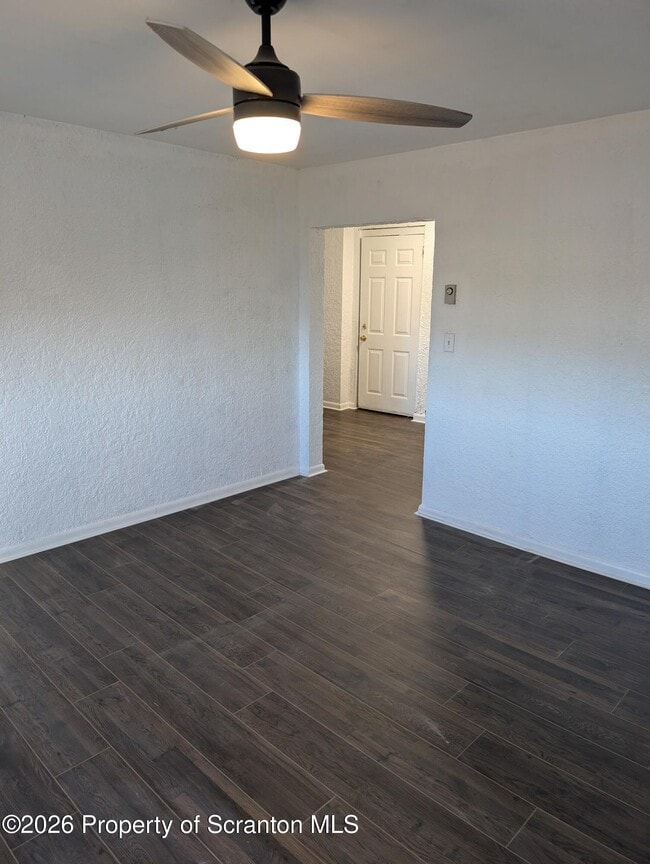 Building Photo - 116 Broad St