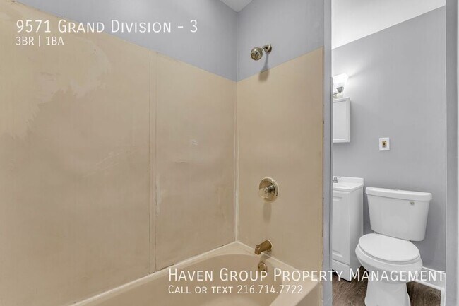 Building Photo - 9571 Grand Division Ave