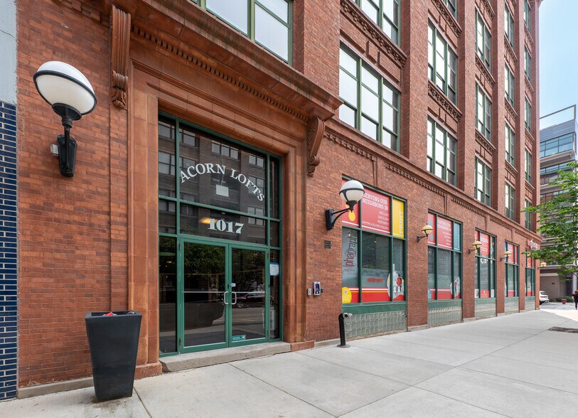 Building Photo - 1017 W Washington Blvd