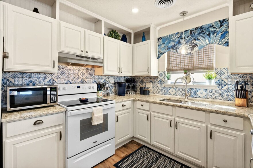 Building Photo - 1908 Hwy 17 S