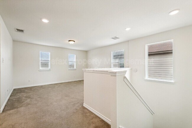 Building Photo - 3306 Putnam Fields