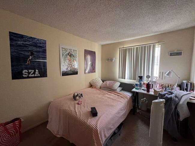 Building Photo - Welcome to this beautiful home in the high...