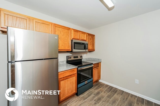 Building Photo - 1282 Railroad Dr