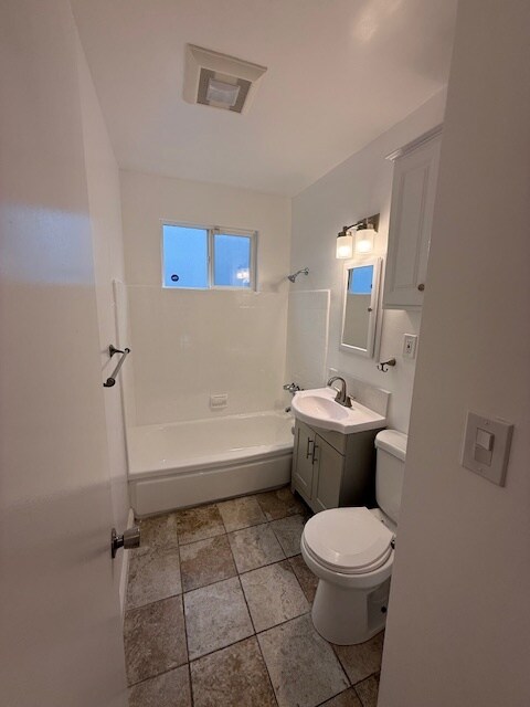 Building Photo - 1427 Centinela Ave