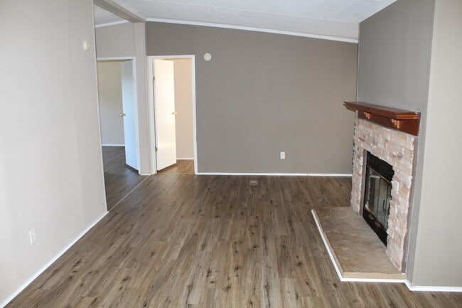 Building Photo - 4797 Briar Ct