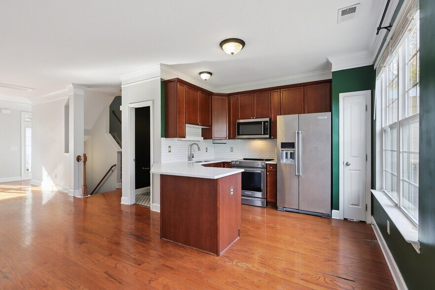 Building Photo - 503 Saint Jules Ln