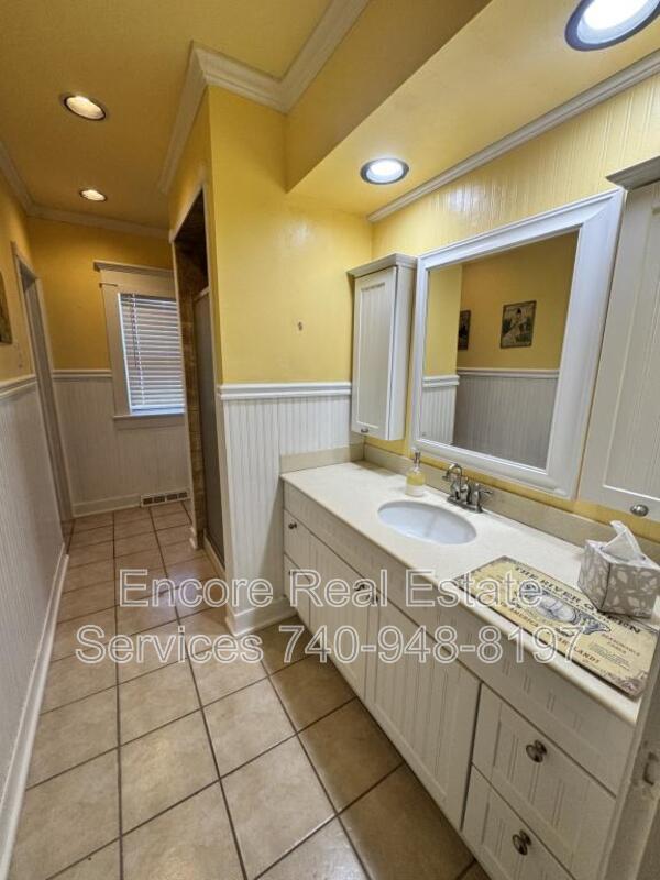 Building Photo - 486 Hudson Ave