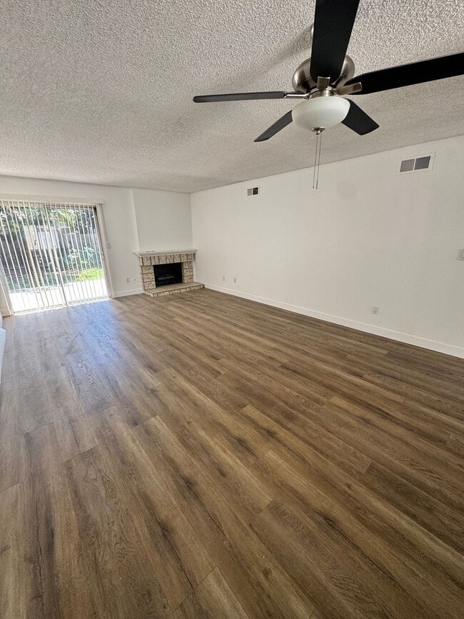 Building Photo - 17740 La Rosa Ln