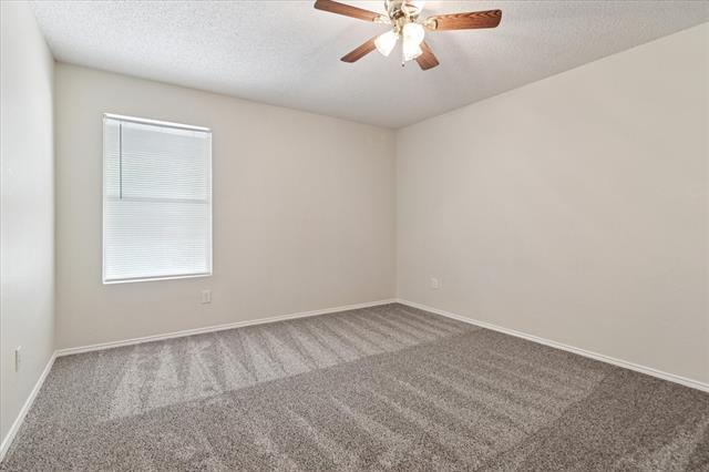 Building Photo - 2309 Maple Dr