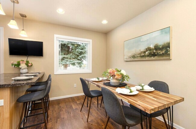 Building Photo - 2720 2nd Ave N