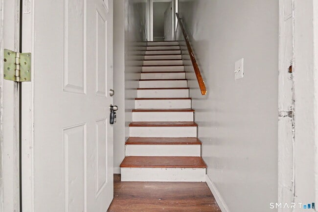 Building Photo - 143 Highland Ave