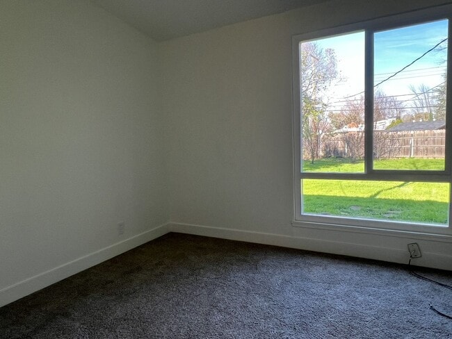 Building Photo - MARCH MOVE IN SPECIAL!! STUNNING REMODELED 3 BED HOME IN CARMICHAEL!!