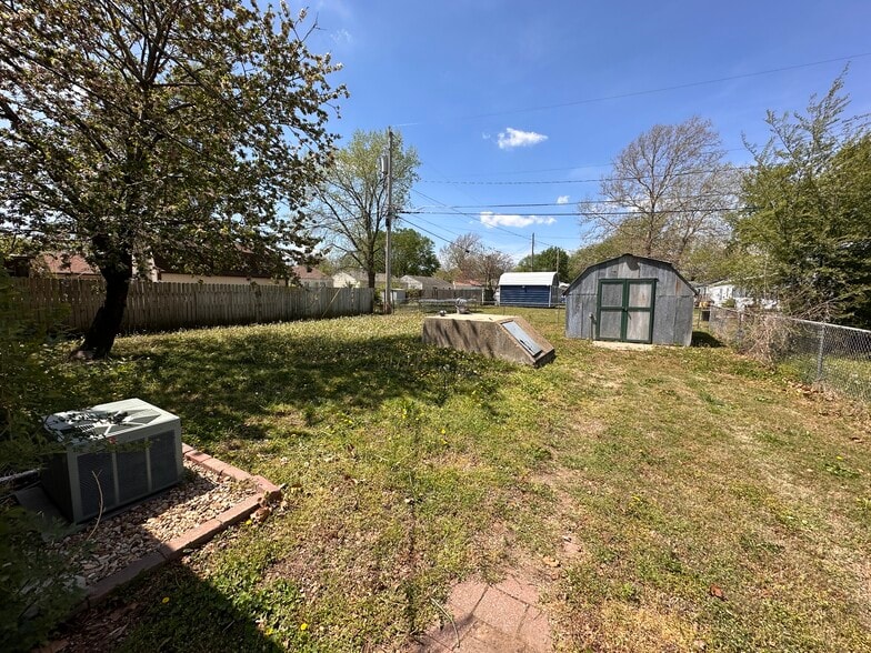 Building Photo - 345 Turkle Ave