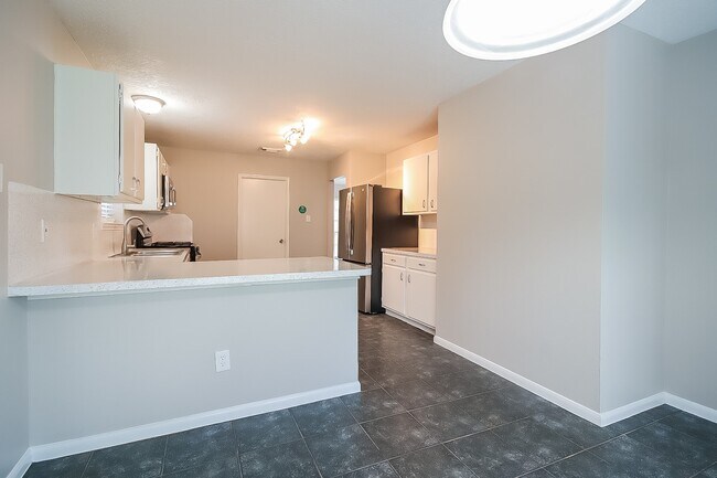 Building Photo - 28710 Sedgefield St