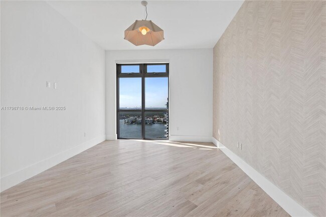 Building Photo - 17301 Biscayne Blvd
