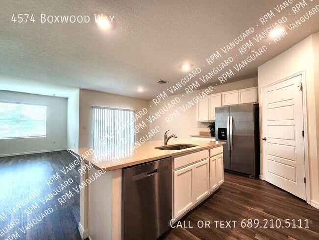 Building Photo - 4574 Boxwood Wy