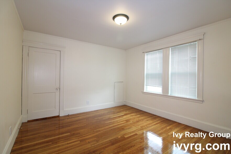 Building Photo - 24-26 Edgecliff Rd