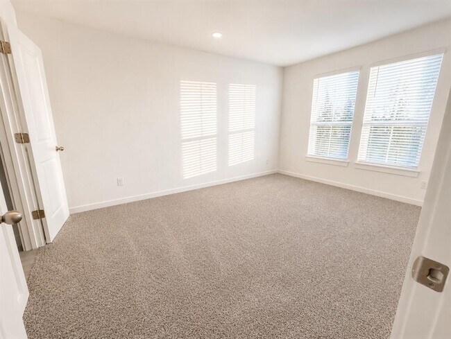 Building Photo - 116 Hartson Dr