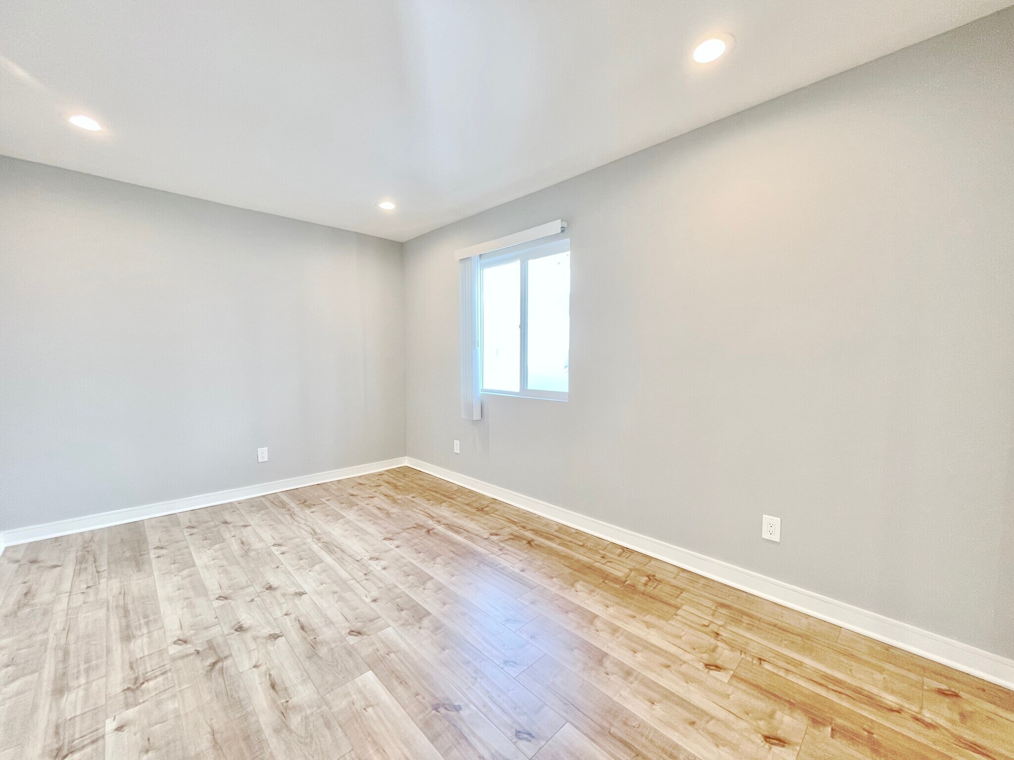 Building Photo - 4463 1/2 Rosewood Ave