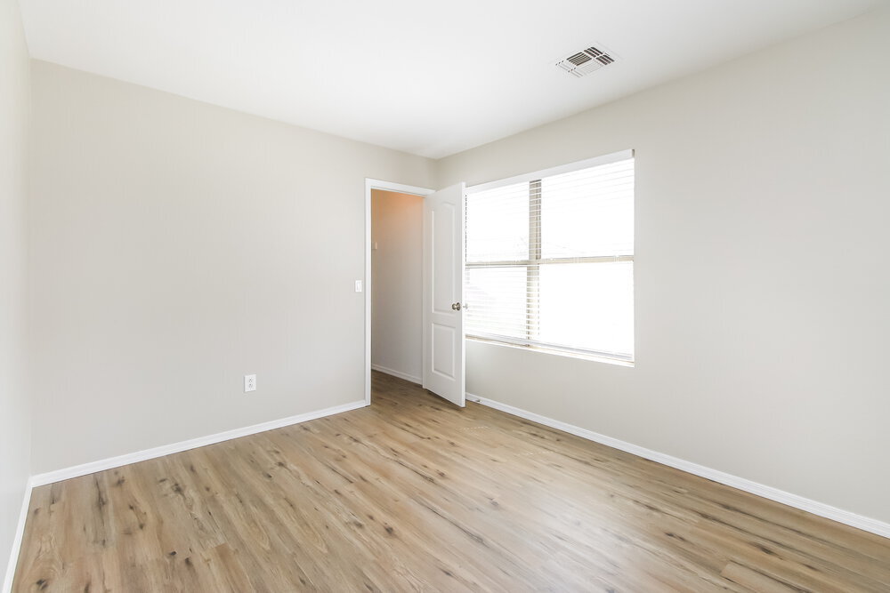 Building Photo - 3478 S Chaparral Rd