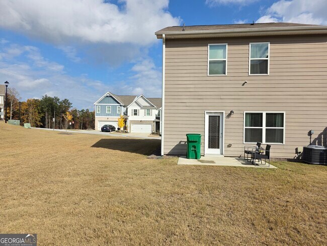 Building Photo - 7539 Knoll Hollow Rd