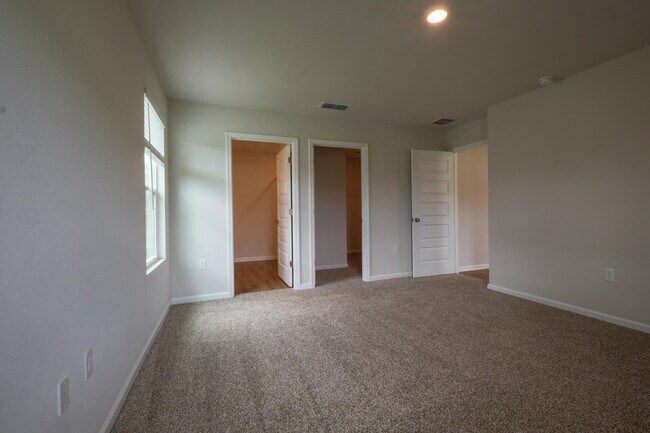 Building Photo - 3993 Brownstone Wy
