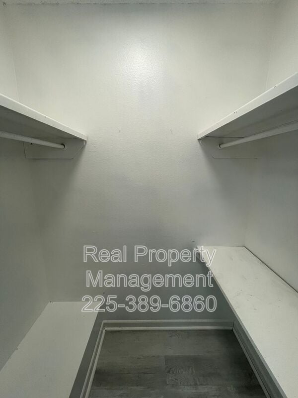 Building Photo - 1511 Cristy Dr