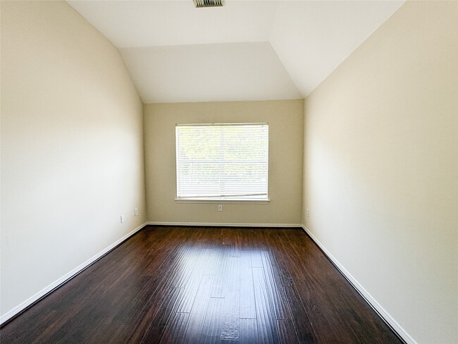 Building Photo - 1411 Flanders Field Ln