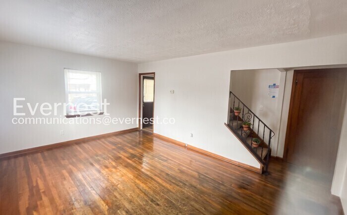 Building Photo - 3012 Hamilton Ave